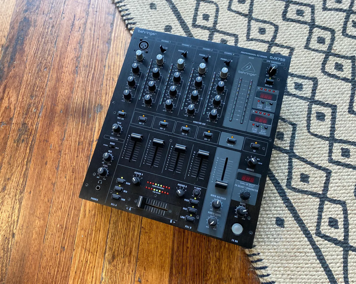 Behringer DJX750 Pro DJ Mixer