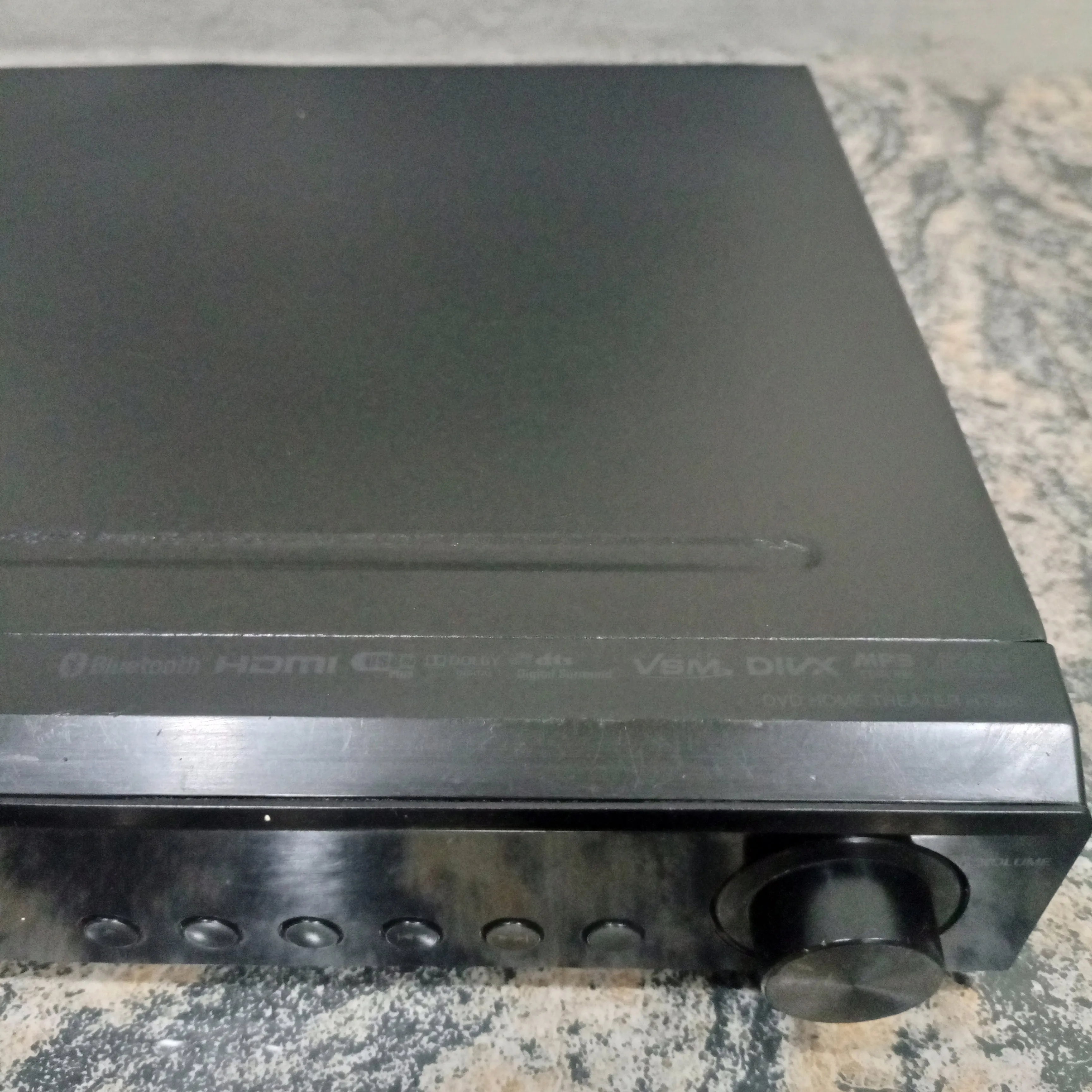Pre-Owned LG HT906TA 5.1 Channel 1100W Bluetooth DVD Home Theater System