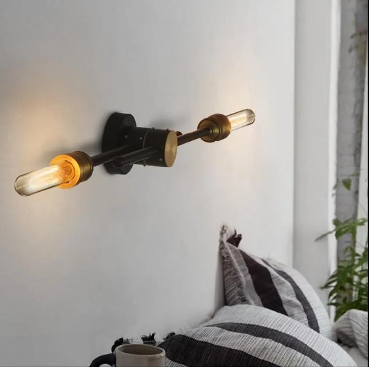 Tourner Wall Light